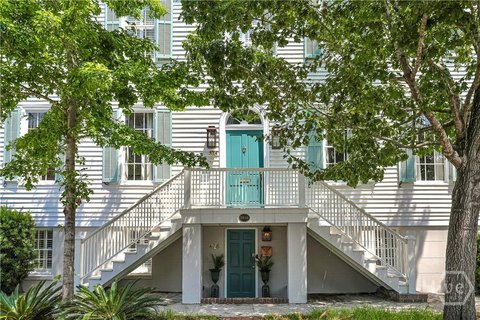 Historic Duplex With Garden Suite