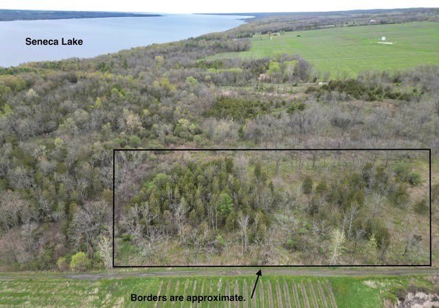 Scenic Land in Seneca Lake