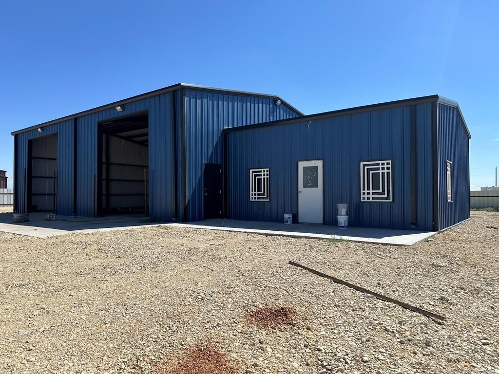 Retail Shop in Midland, TX