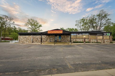 Restaurant & Banquet Facility For Sale