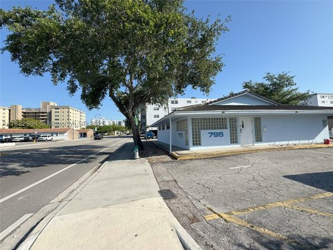 Turnkey Office Building with Multiple Offices