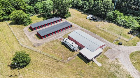 Storage Facility on 5+ Acres