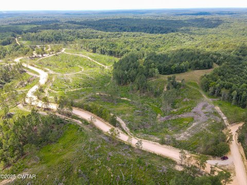Unrestricted Land in Sugar Tree