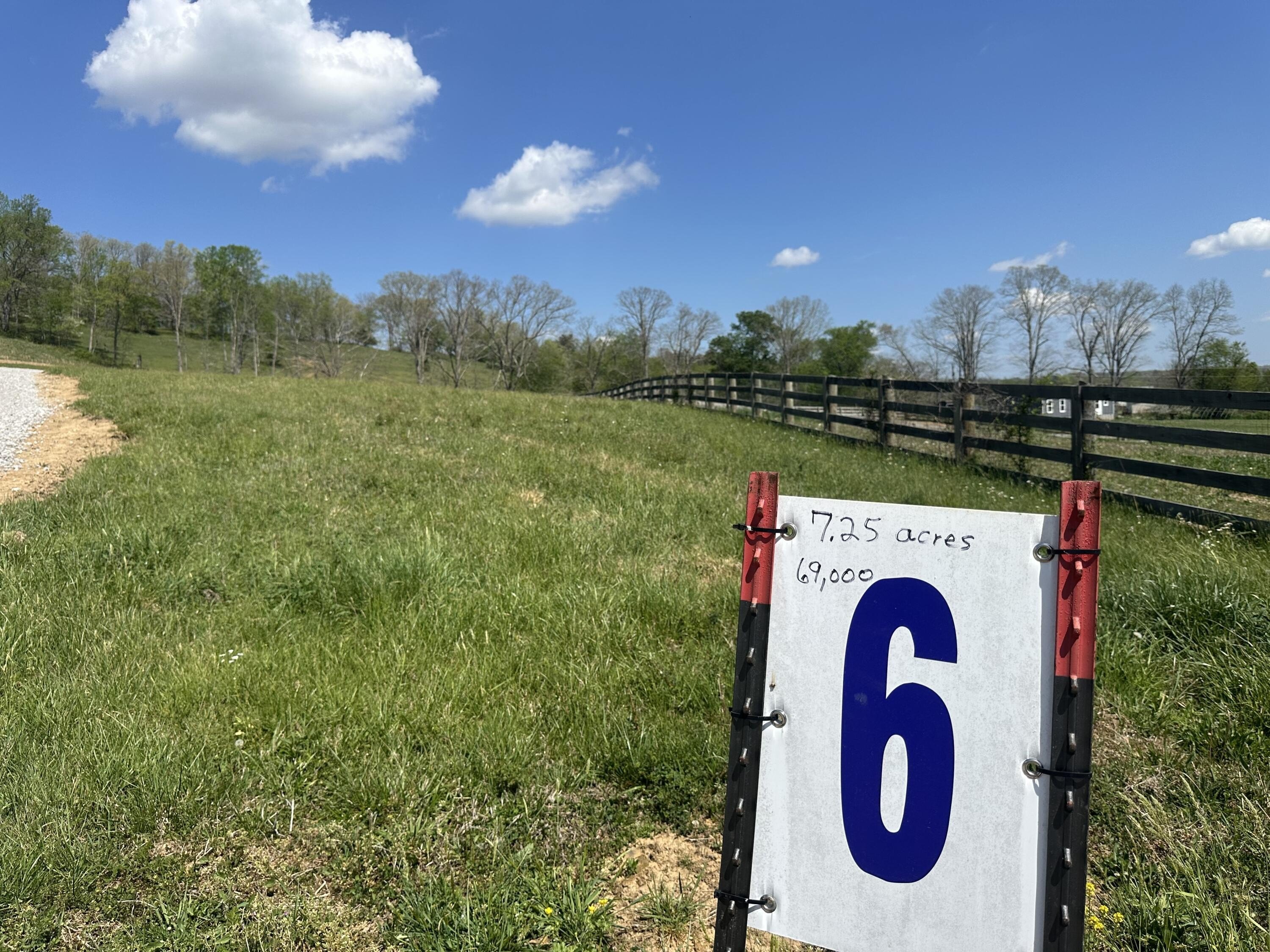 East Bernstadt Acreage with Views