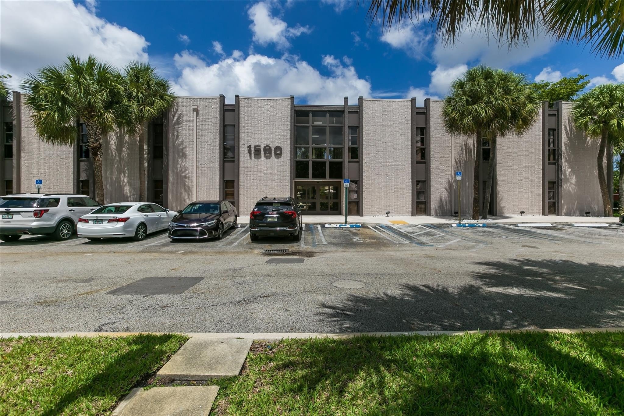 Renovated Medical Office in Coral Springs