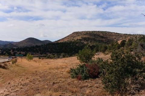 Expansive Land Parcel in Prescott