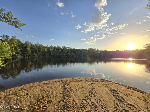 Land in Sunny Hills, Florida
