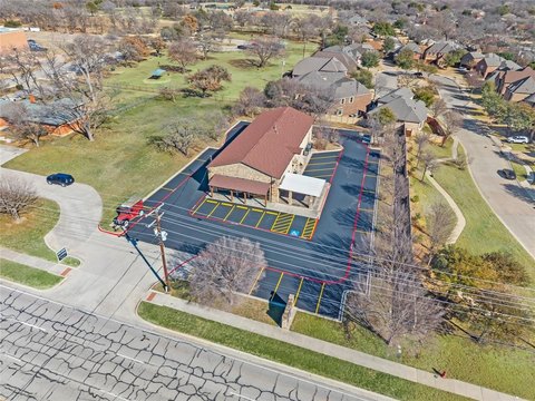 Versatile Commercial Building on Davis Blvd