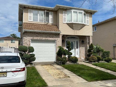 Detached Two-Family Hi Ranch