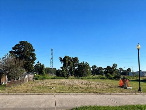 Land, Gretna, LA