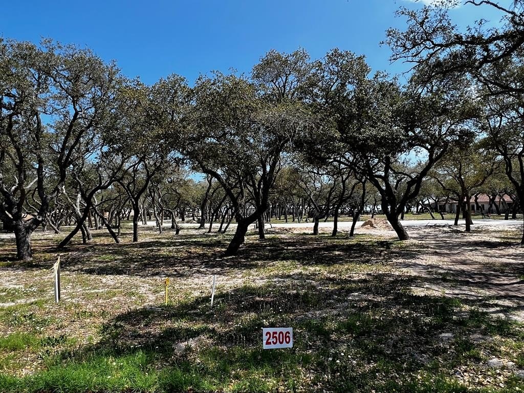 Residential Lot in Royal Oaks
