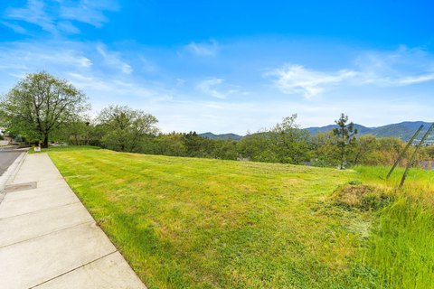 LAND - Grants Pass, OR