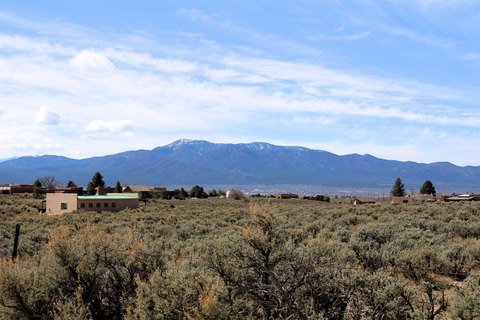 Expansive Land with Mountain Views