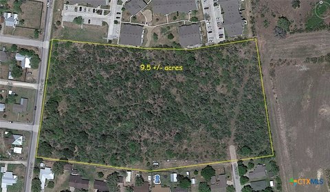Large Lot in Cuero, TX