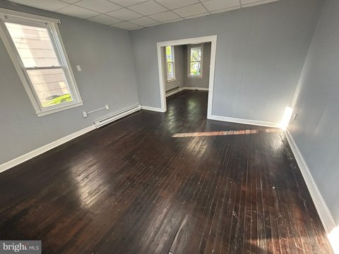 Middletown Duplex: Investment Opportunity