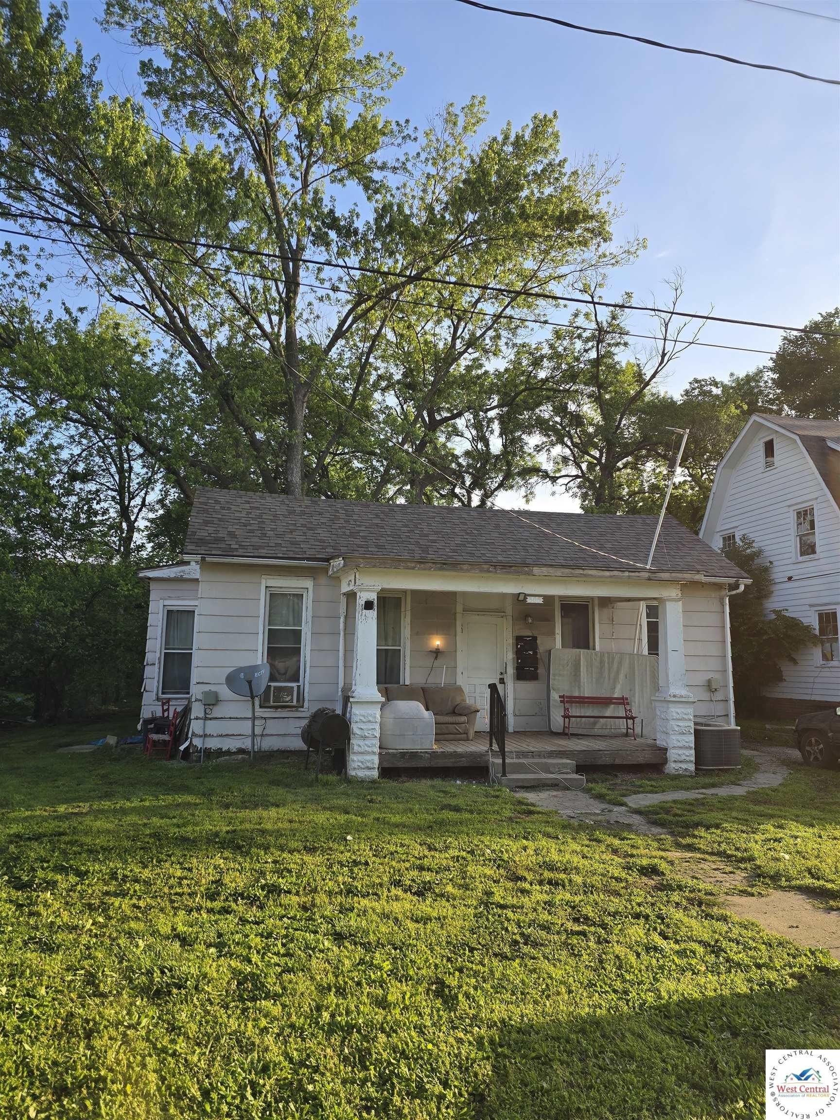 Well-Maintained Triplex in Clinton, Missouri