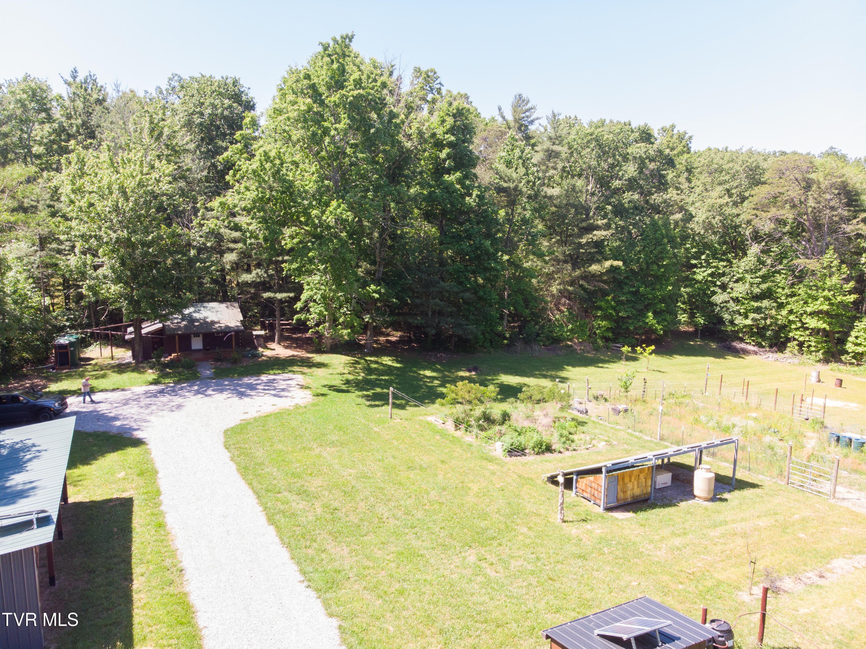 Off-Grid Retreat in Chuckey, Tennessee