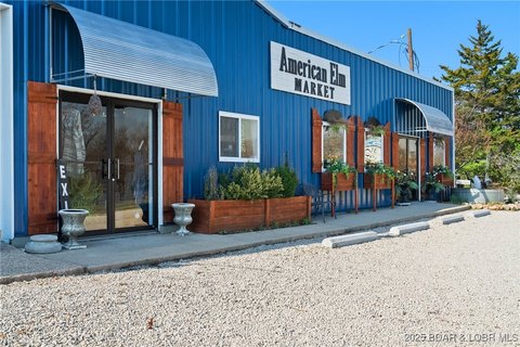Commercial Building in Sunrise Beach