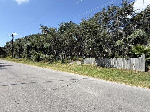 Land, Fulton, TX