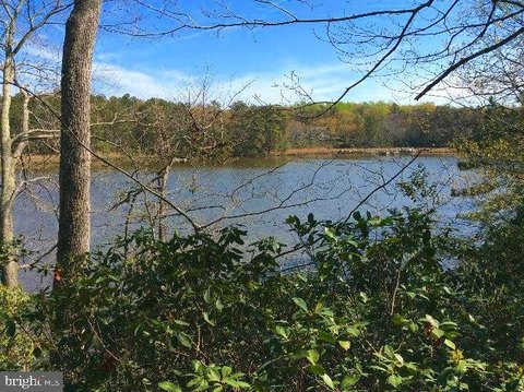 Waterfront Lot in Betz Landing