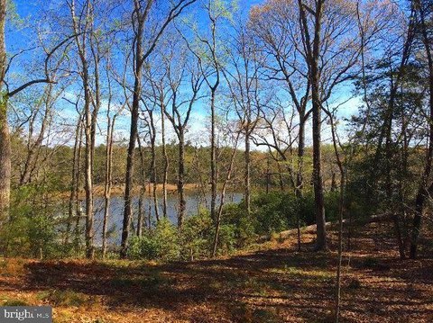 Waterfront Lot in Betz Landing