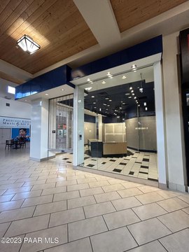 Retail Space in Pine Ridge