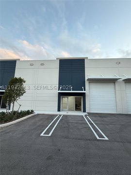 Industrial Flex Warehouse-Office