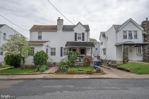Twin Home with Finished Lower Level