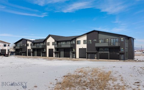 Versatile Mixed-Use Commercial Property