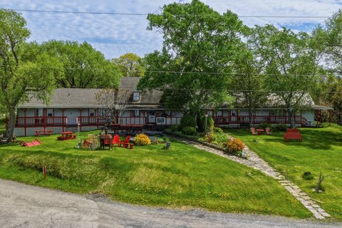 Historic Bed & Breakfast with River Views