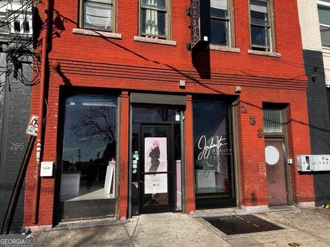 Versatile Commercial Space in Atlanta