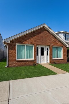 Seaford Commercial Building For Lease