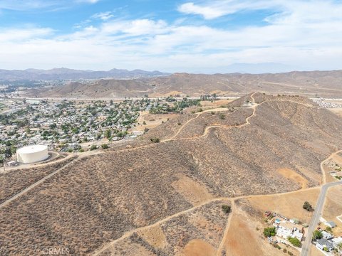 Irregular Hillside Home Lot
