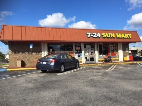 Freestanding Retail End-Cap