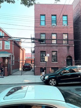 Detached Brick 7-Family with Garage