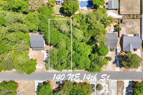 Residential Land in Oak Island