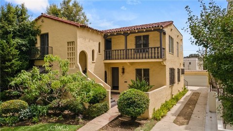 Beverly Hills Duplex Near Amenities