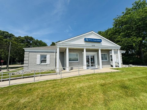 Freestanding Retail and Office Building