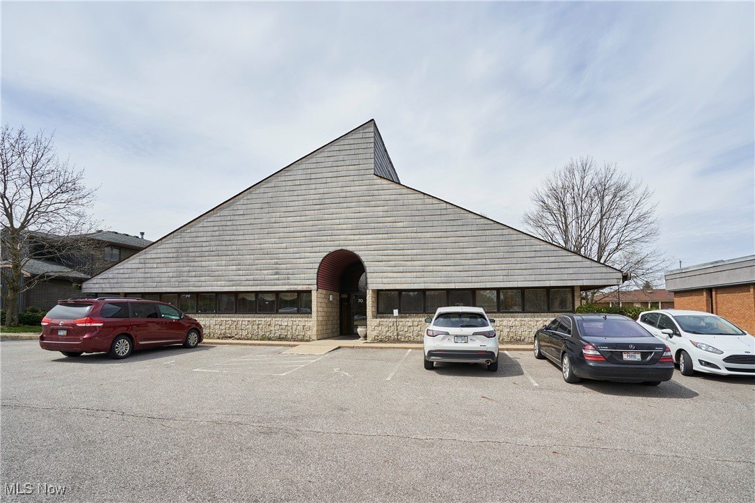 Versatile Commercial Building in Fairlawn