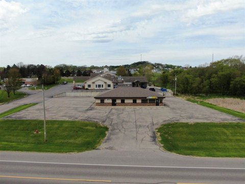 Multi-Use Commercial Building