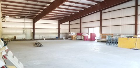 Retail Space in Valley View Plaza