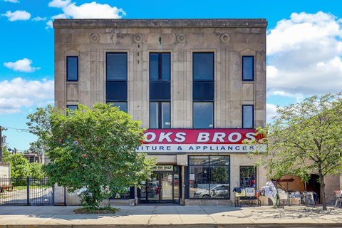 Mixed-Use Commercial Property in Chicago