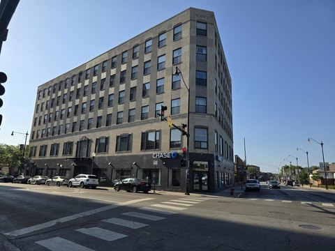 East Rogers Park Retail Space