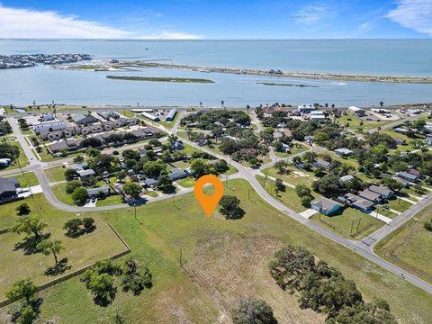 Rockport Homesite with Majestic Oak