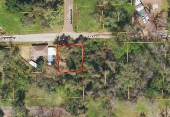 Wooded Lot Near Courthouse Square