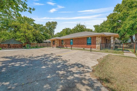 Central Duplex with Private Parking