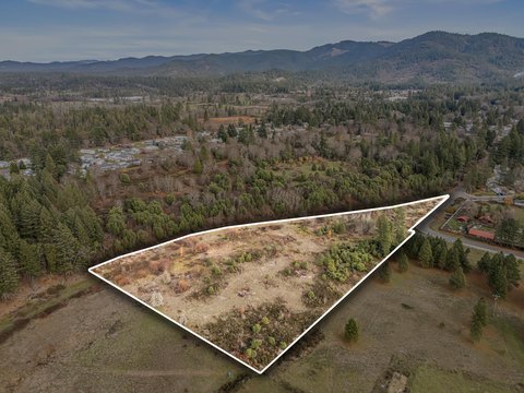 LAND - Cave Junction, OR