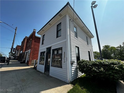 Retail Space in Jefferson, OH