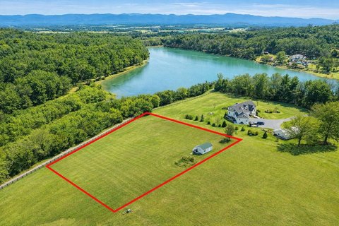 Lakefront Land Parcel in Rockingham