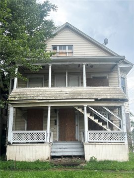 10-Unit Apartment Building
